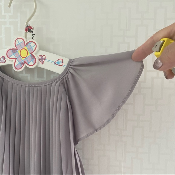 Marese French brand Girl’s Grey Pleated Chiffon with Butterfly Sleeves Dress - Picture 7 of 7